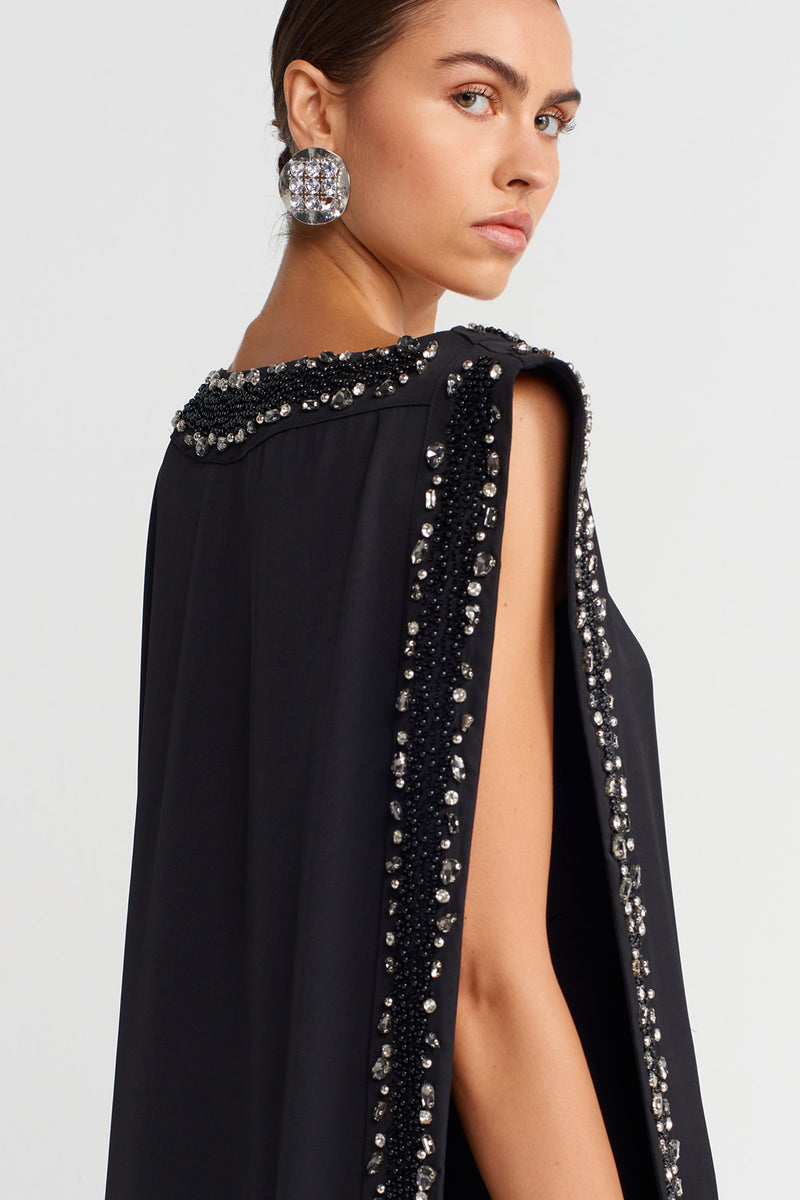 Nu One-Slit Elegant Dress With Hand-Embroidered Edges Black