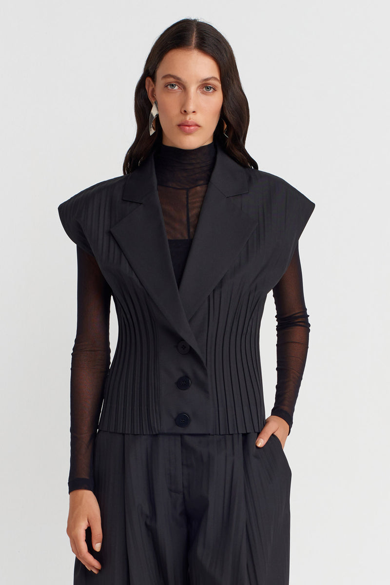 Nu Vest With Jacket Collar And Regional Pleats Black