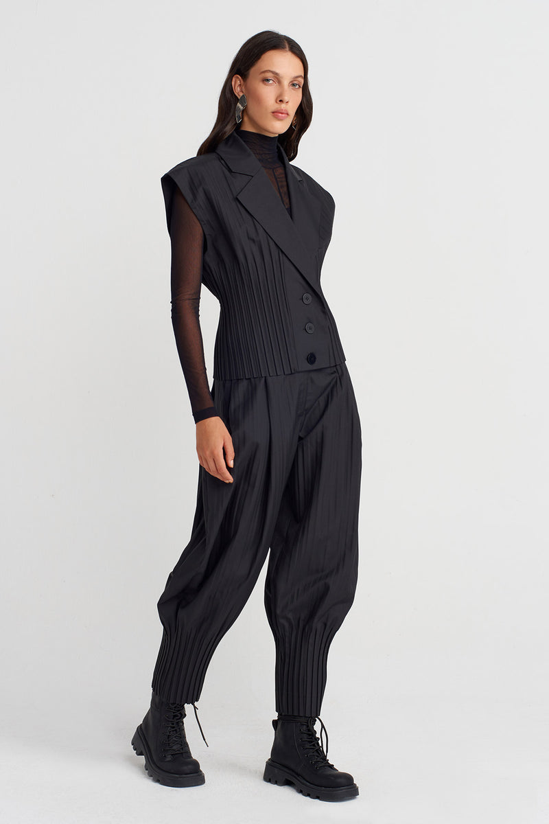 Nu Vest With Jacket Collar And Regional Pleats Black