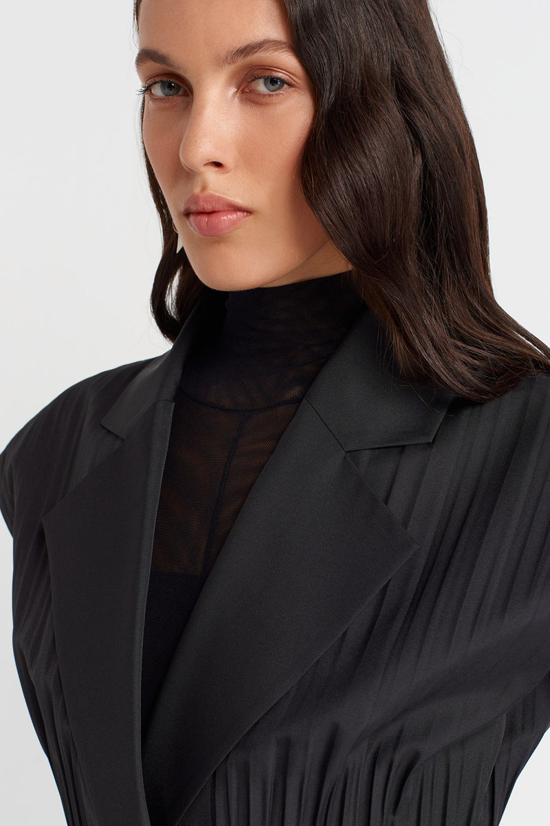 Nu Vest With Jacket Collar And Regional Pleats Black