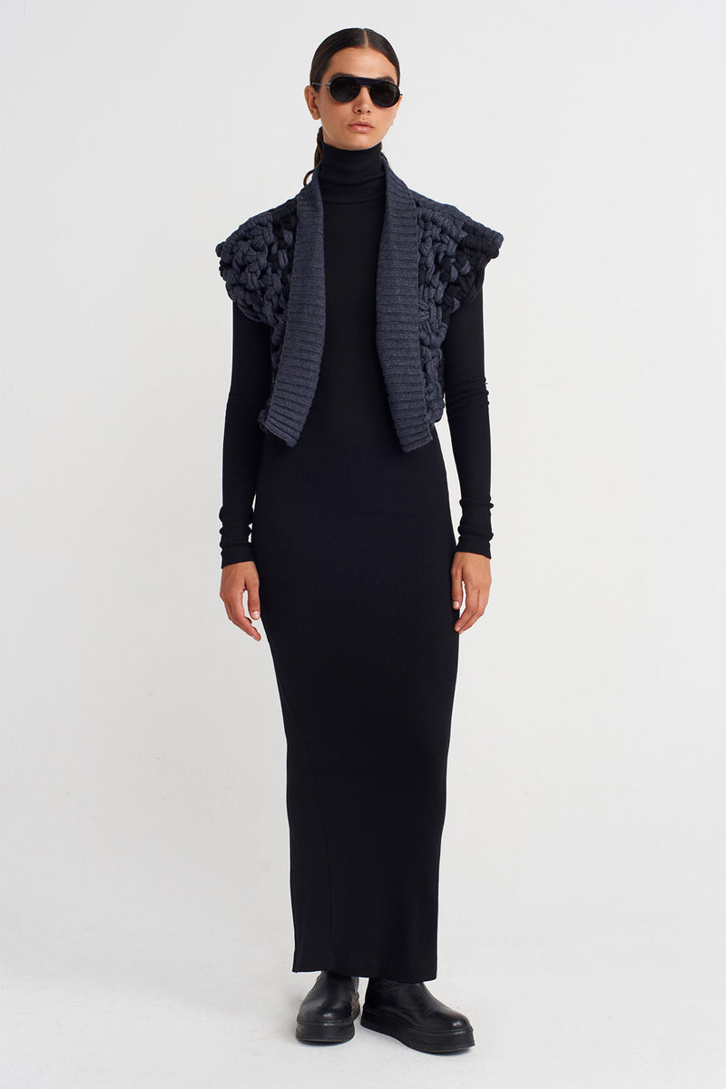 Nu Short Vest With Handcrafted Macramé Details Black & Grey