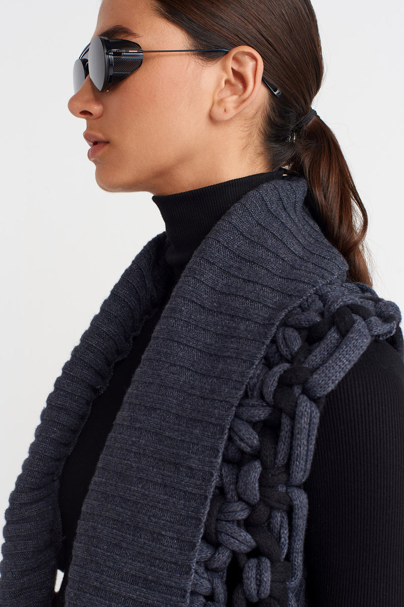 Nu Long Vest With Handcrafted Macramé Details Black & Grey